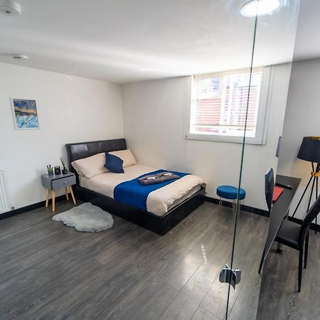 Staysa Equipped Studios Near Qe And Uob In Guesthouse Close To The City! เบอร์มิงแฮม ห้อง รูปภาพ