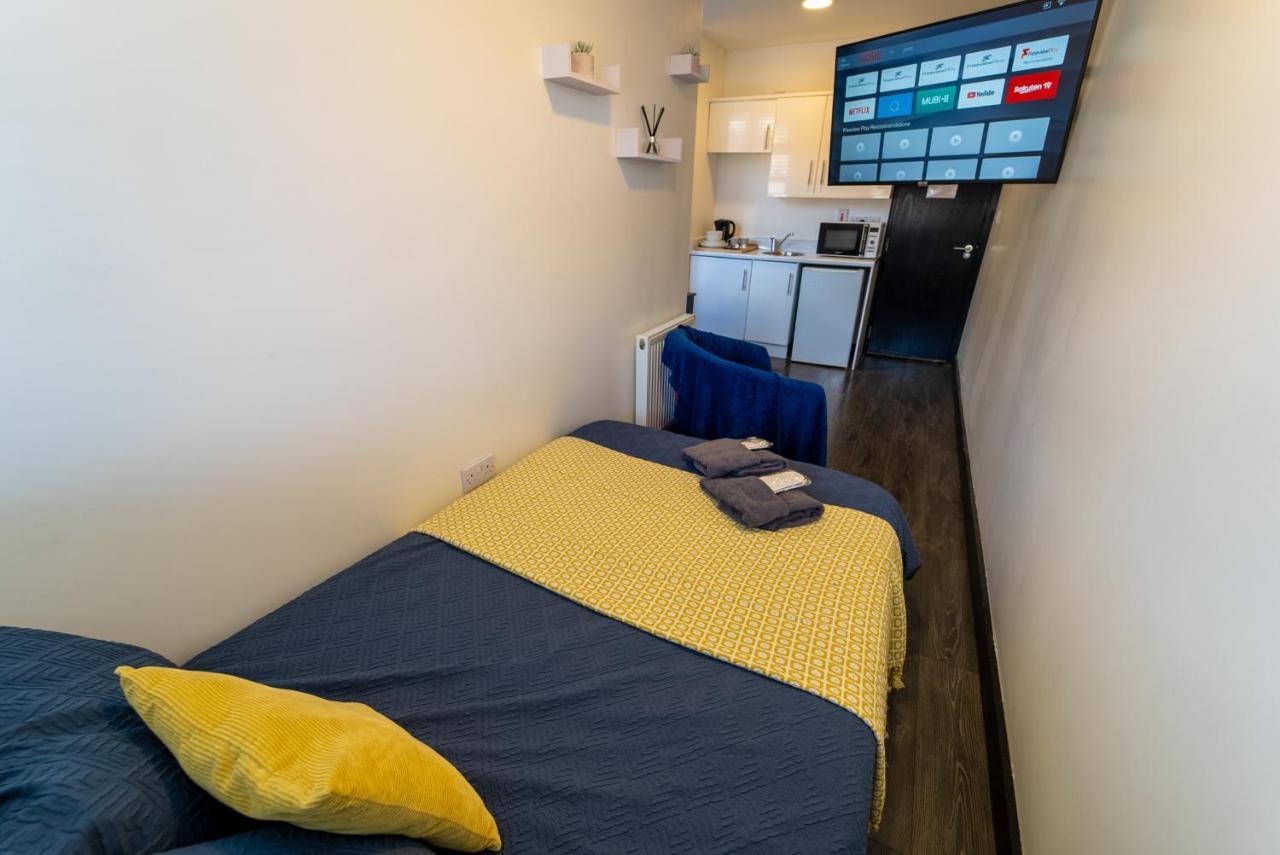 Staysa Equipped Studios Near Qe And Uob In Guesthouse Close To The City! เบอร์มิงแฮม ห้อง รูปภาพ