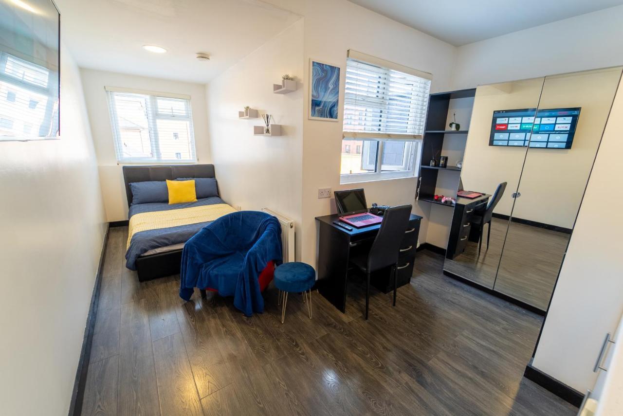 Staysa Equipped Studios Near Qe And Uob In Guesthouse Close To The City! เบอร์มิงแฮม ห้อง รูปภาพ