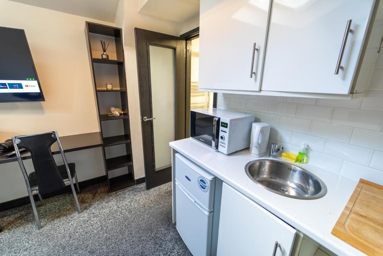 Staysa Equipped Studios Near Qe And Uob In Guesthouse Close To The City! เบอร์มิงแฮม ห้อง รูปภาพ