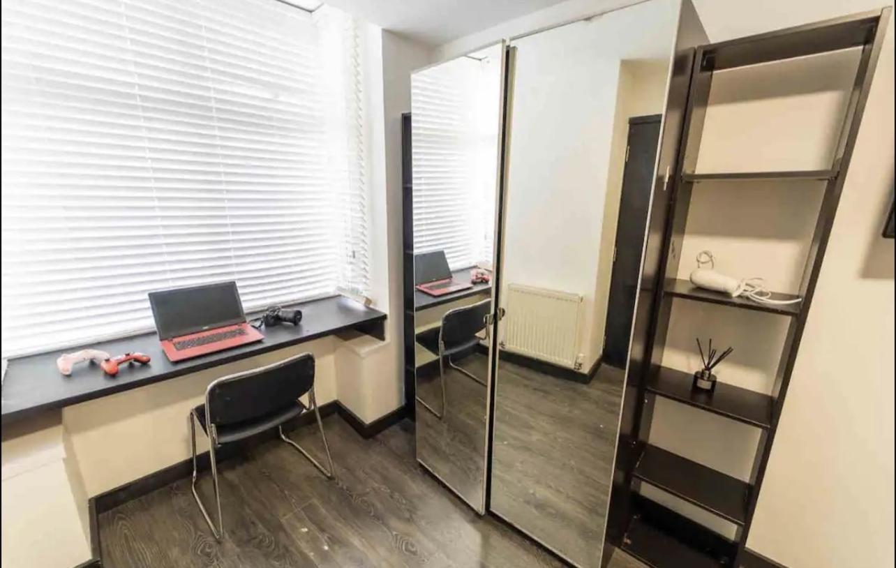 Staysa Equipped Studios Near Qe And Uob In Guesthouse Close To The City! เบอร์มิงแฮม ภายนอก รูปภาพ