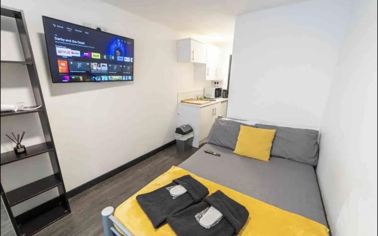 Staysa Equipped Studios Near Qe And Uob In Guesthouse Close To The City! เบอร์มิงแฮม ภายนอก รูปภาพ