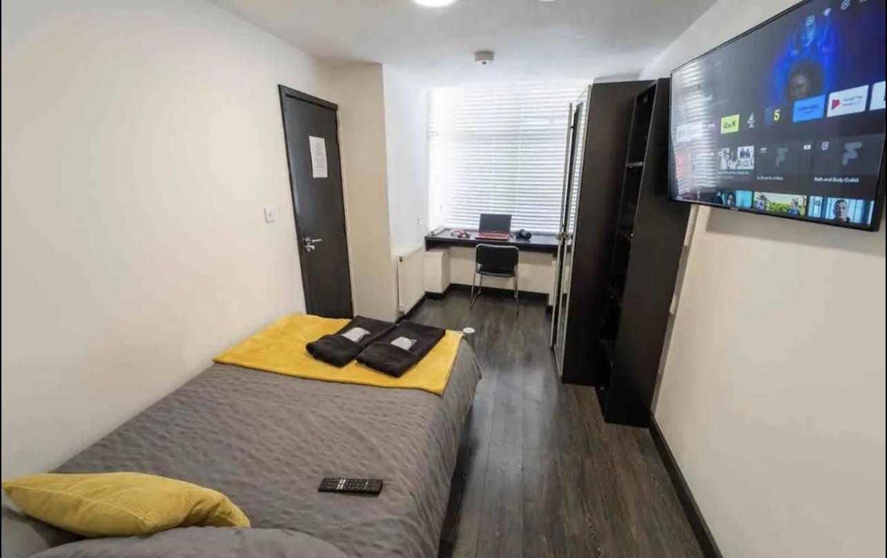 Staysa Equipped Studios Near Qe And Uob In Guesthouse Close To The City! เบอร์มิงแฮม ภายนอก รูปภาพ